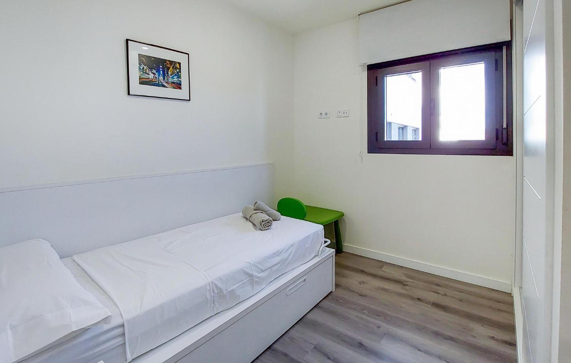 Apartment Cozy In With Kitchen Málaga